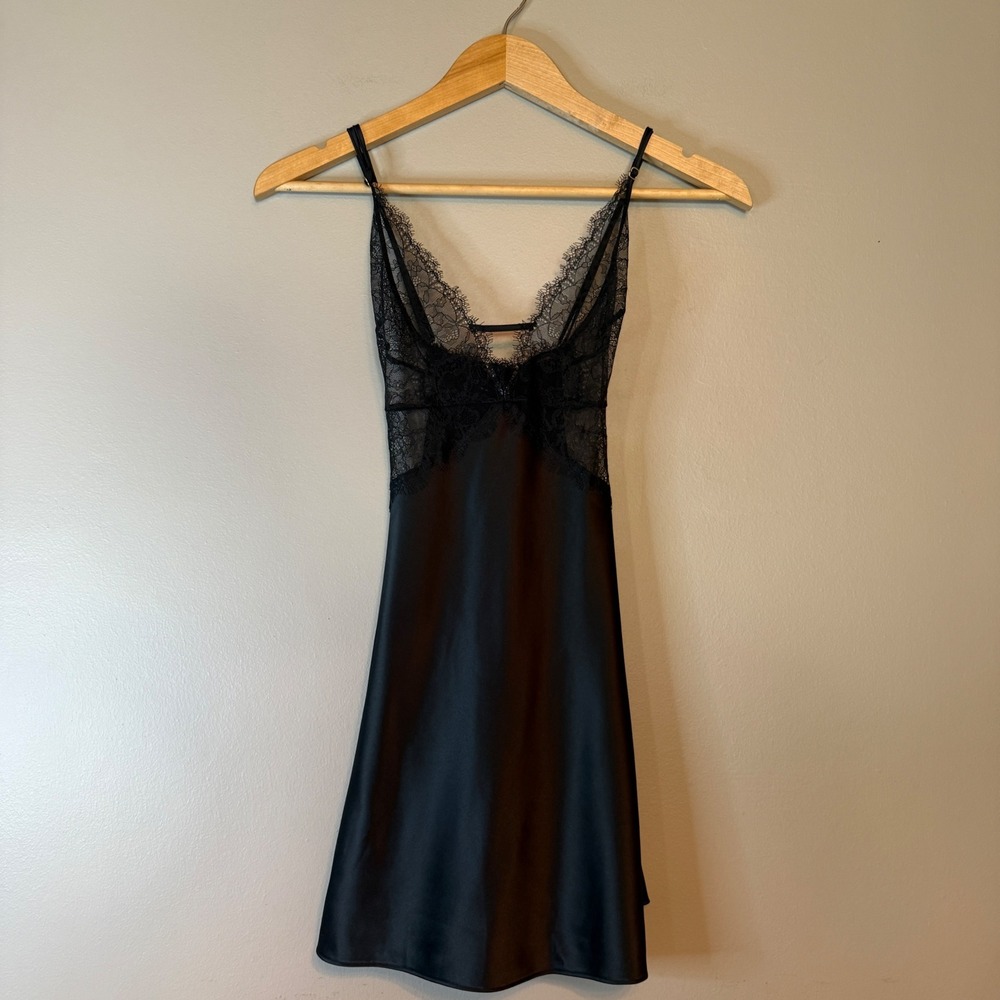 Victorias Secret Black Satin Lace Trim Strappy Back Slip Dress Chemise Size M